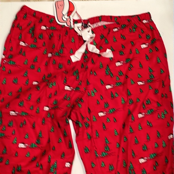 Vineyard vines Other - NWT VINEYARD VINES PJs, pajamas, flannel pants whales trees, Christmas M run big